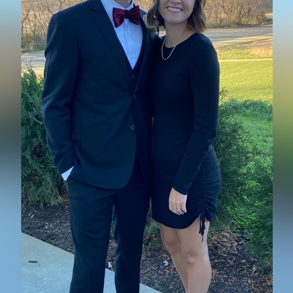 Abercrombie & Fitch Dresses & Skirts - Abercrombie & Fitch black mini long sleeve sweater dress